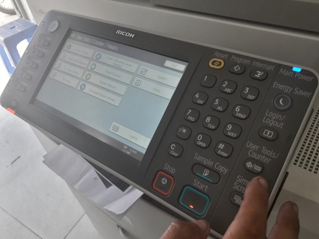 Kiểm tra máy in khi tiến hành in màu trên máy photocopy