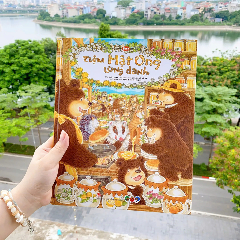Sách cho trẻ em nên có khổ lớn để dễ lật mở